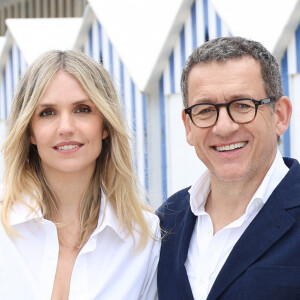 Laurence Arné et son compagnon Dany Boon au photocall du film "La Famille Hennedricks" lors du 38ème festival du film de Cabourg, France, le 15 juin 2024. Les Journées romantiques du 38ème Festival du film de Cabourg (Calvados) auront lieu du 12 au 16 juin. © Coadic Guirec/Bestimage 
