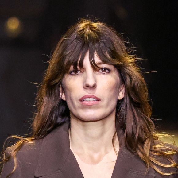 Le mannequin a donné la vie à deux garçons. 
Lou Doillon au défilé Ami - Alexandre Mattiussi Collection Homme Prêt-à-Porter Automne/Hiver 2024-2025 lors de la Fashion Week de Paris (PFW), à Paris, France, le 19 janvier 2024.