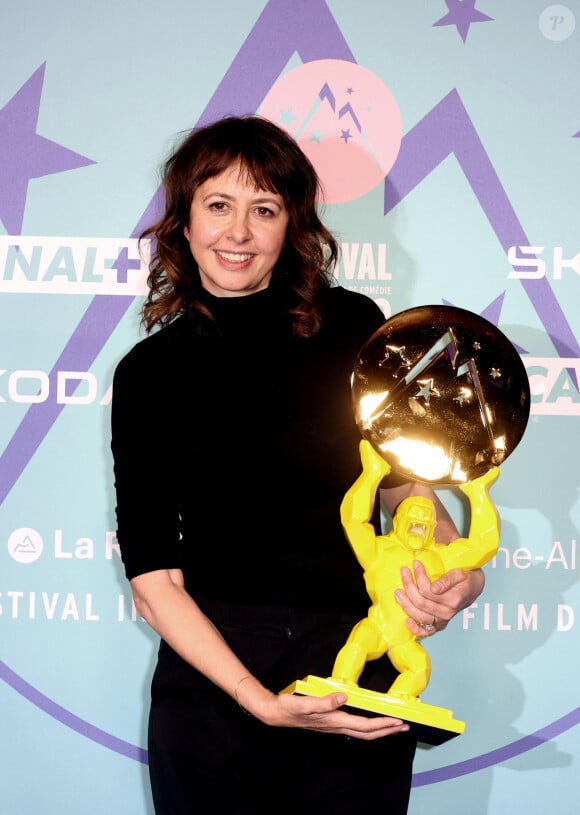 Valérie Bonneton reçoit le Prix Isére dans le cadre du 27éme Festival International du Film de Comédie de l'Alpe d'Huez le 18 Janvier 2024. © Dominique Jacovides/Bestimage 