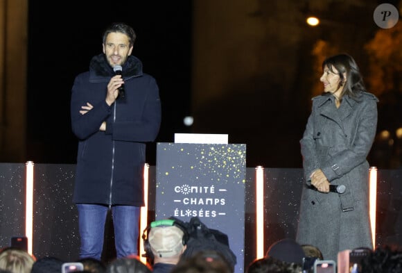 "Paris a offert les plus beaux Jeux de l'histoire et je remercie ceux qui ont contribué à ces Jeux", a déclaré Tony Estanguet
 
Tony Estanguet et Anne Hidalgo - Lancement des Illuminations de Noël des Champs-Elysées à Paris le 24 novembre 2024. © Coadic Guirec/Bestimage