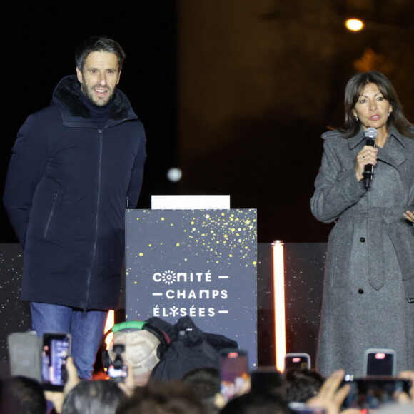 Tony Estanguet et Anne Hidalgo - Lancement des Illuminations de Noël des Champs-Elysées à Paris le 24 novembre 2024. © Coadic Guirec/Bestimage