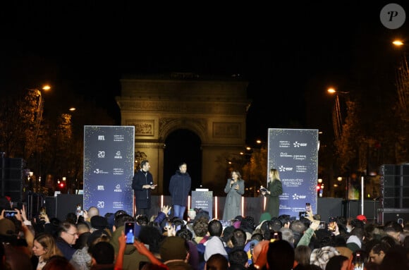 Tony Estanguet et Anne Hidalgo - Lancement des Illuminations de Noël des Champs-Elysées à Paris le 24 novembre 2024. © Coadic Guirec/Bestimage