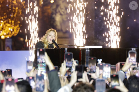 Santa - Lancement des Illuminations de Noël des Champs-Elysées à Paris le 24 novembre 2024. © Coadic Guirec/Bestimage