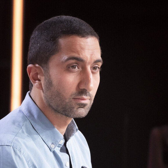 Et puis bien sûr, il se solde souvent par une reprise des kilos perdus, voire même d'autres superflus.
Exclusif - Jimmy Mohamed - Enregistrement de l'émission "TPMP (Touche Pas à Mon Poste)", présentée par C.Hanouna et diffusée en direct sur C8 le 15 juin © Jack Tribeca / Bestimage