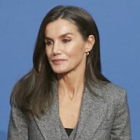 Letizia d'Espagne s'affiche dans une tenue qu'on lui a rarement vue sur son dernier portait officiel, elle est canon