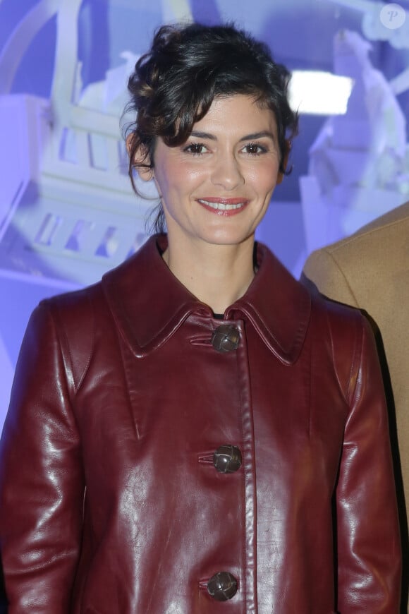 "J'ai toujours eu de bons contacts avec les gens mais quand on est observé, on a la sensation qu'on vous vole un peu de votre intimité." 
Audrey Tautou - Inauguration des décorations de Noël des Galeries Lafayette à Paris, le 8 novembre 2016. © CVS/Bestimage