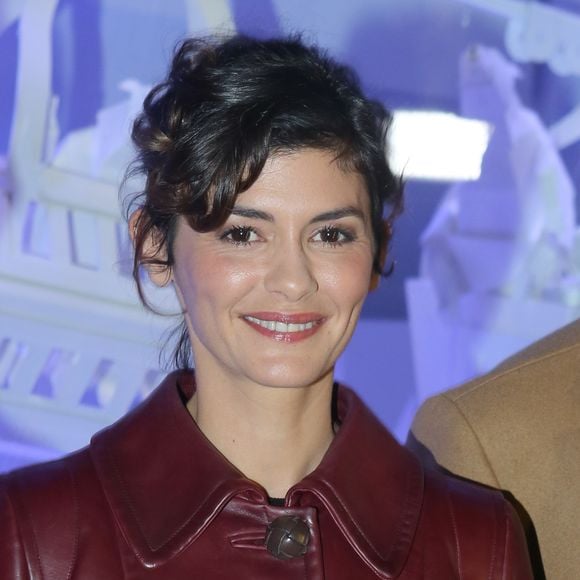 "J'ai toujours eu de bons contacts avec les gens mais quand on est observé, on a la sensation qu'on vous vole un peu de votre intimité." 
Audrey Tautou - Inauguration des décorations de Noël des Galeries Lafayette à Paris, le 8 novembre 2016. © CVS/Bestimage