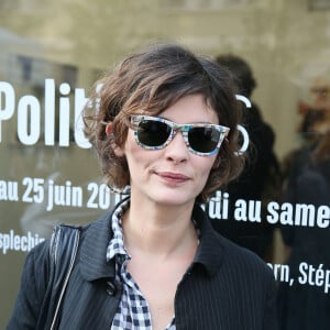 Audrey Tautou à l'exposition "55 Politiques" à l'Espace Dupin à Paris. L'exposition met à l'honneur 55 femmes engagées en politique de -51 avant J.C jusqu'à aujourd'hui. Paris le 9 juin 2016. © Marc Ausset-Lacroix/Bestimage