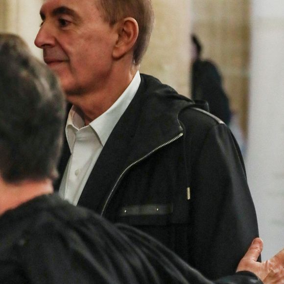 Il était accompagné de son avocate Florence Rault

L'animateur et producteur de télévision français Jean-Marc Morandini arrive avec son avocate Florence Rault au palais de justice de Paris, France, le 27 novembre 2024, avant une audience de son procès en appel pour "corruption de mineurs" sur trois adolescents entre 2009 et 2016. © Christophe Clovis/Bestimage 