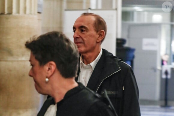 L'animateur et producteur de télévision français Jean-Marc Morandini arrive avec son avocate Florence Rault au palais de justice de Paris, France, le 27 novembre 2024, avant une audience de son procès en appel pour "corruption de mineurs" sur trois adolescents entre 2009 et 2016. © Christophe Clovis/Bestimage 