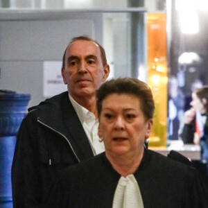 
L'animateur et producteur de télévision français Jean-Marc Morandini arrive avec son avocate Florence Rault au palais de justice de Paris, France, le 27 novembre 2024, avant une audience de son procès en appel pour "corruption de mineurs" sur trois adolescents entre 2009 et 2016. © Christophe Clovis/Bestimage 