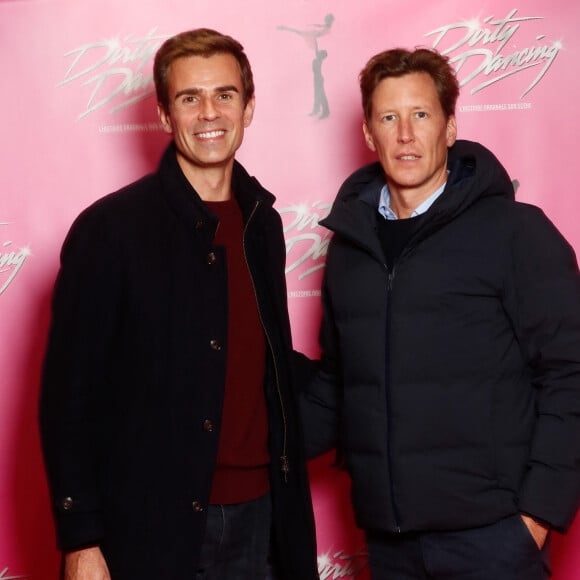 Depuis quelques jours, le Dôme de Paris accueille le spectacle "Dirty Dancing" et plusieurs personnalités ont été invitées à le découvrir.
Exclusif - Jean-Baptiste Marteau et son compagnon Jean de Reynal - Photocall du spectacle "Dirty Dancing" au Dôme de Paris. © Christophe Clovis / Bestimage