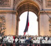 Un grand et beau sportif médaillé aux JO de Paris est au casting de la nouvelle saison de "Danse avec les stars"
Tony Estanguet, Amélie Oudéa-Castéra, Emmanuel Macron, Teddy Riner, Michel Barnier, Anne Hidalgo et les médaillés olympiques et paralympiques - Remise des médailles par le président de la République à l'Arc de Triomphe aux athlètes lors de la parade des champions à l'occasion des Jeux Olympiques et Paralympiques Paris, sur l'avenue des Champs-Elysées à Paris. © Perusseau-Ramsamy / Bestimage