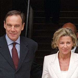 La journaliste s'est mariée à Xavier Couture le 17 mars 2000
 
Archives - Mariage de Claire Chazal et Xavier Couture à la mairie du 7e arrondissement de Paris.