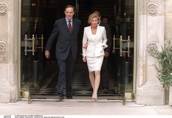 La journaliste s'est mariée à Xavier Couture le 17 mars 2000
 
Archives - Mariage de Claire Chazal et Xavier Couture à la mairie du 7e arrondissement de Paris.