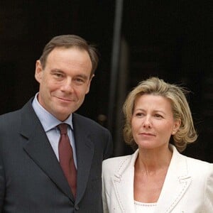 Pour l'occasion, Claire Chazal portait un superbe tailleur blanc
 
Archives - Mariage de Claire Chazal et Xavier Couture à la mairie du 7e arrondissement de Paris.