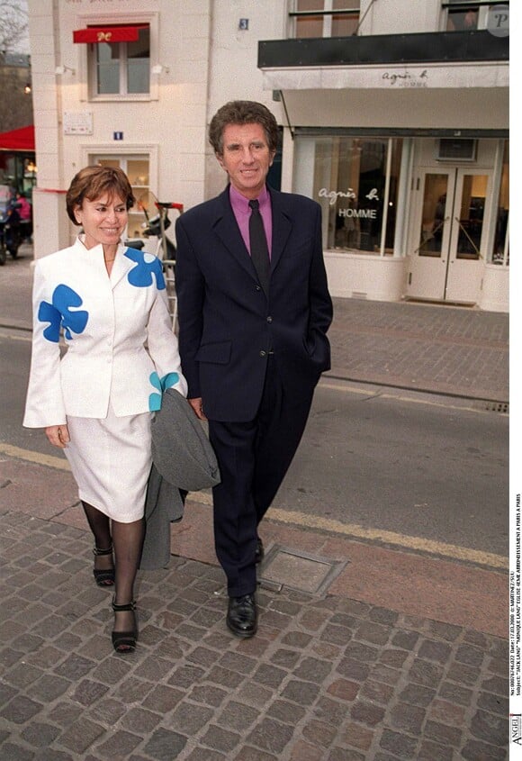 Archives - Jack Lang et sa femme Monique au mariage de Claire Chazal et Xavier Couture à la mairie du 7e arrondissement de Paris.