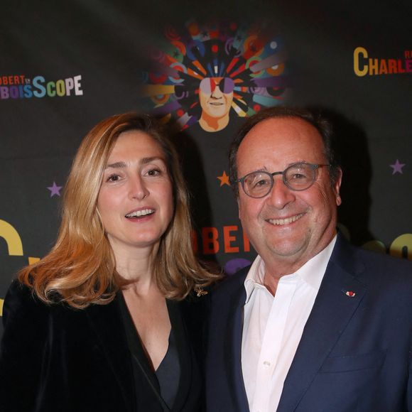 Exclusif - François Hollande et sa femme Julie Gayet - Célébrités au Concert de Robert Charlebois, " Robert en CharleboisScope " au Grand Rex à Paris France, le 2 Avril 2023. © Bertrand Rindoff / Bestimage 