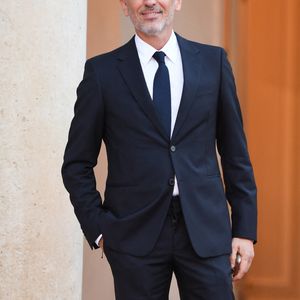 "Vous pourriez poser cette question à tous les gens qui ouvrent un restaurant alors qu'il y en déjà plein! Ce comedy club m'inspire de la nouveauté, de la fraîcheur. "
Gad Elmaleh arrive au palais de l'Élysée pour un dîner offert aux chefs d'état et de gouvernement par le président de la république dans le cadre du XIXe Sommet de la Francophonie à Paris, le 4 octobre 2024. © Lionel Urman / Panoramic / Bestimage 