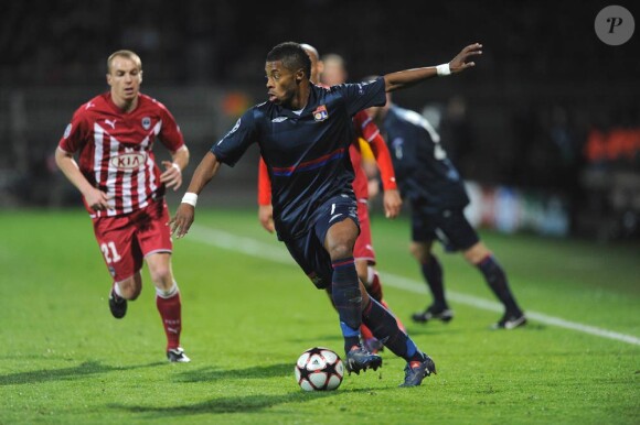 Des images du quart de finale aller de la Ligue des Champions opposant L'Olympique Lyonnais aux Girondins de Bordeaux, qui a vu la victoire des Lyonnais sur le score de 3 buts à 1, à Lyon, le 30 mars 2010.
