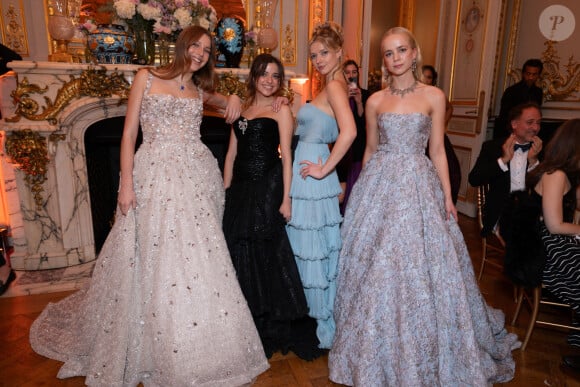 Exclusif - Cornelia Manou (Celia Kritharioti), la comtesse Alienor Loppin de Montmort (Emmanuel Ungaro), Apple Martin (Valentino) et Olivia Meijer (Luisa Beccaria) à l'hôtel Shangri-La Paris pour Le Bal 2024 le 30 novembre 2024 © Le Bal / Borde / Moreau / Bestimage Les partenaires du Bal : Shangri-La Paris, l'hôtel du Bal V MUSE Jewelry, le joaillier du Bal Carita, le partenaire beauté du Bal Laurent-Perrier, le champagne le Forum Culturel Mondial de Taihu Les charités du Bal : ARCFA – Association pour la Recherche en Cardiologie du Foetus à l'Adulte Hopital Necker-Enfants Malades Maria Fareri Children's Hospital