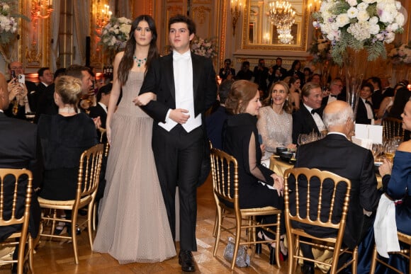 Exclusif - Sienna Gallienne (Dior) et son cavalier Beltrán Remiro Imaz - Défilé des débutantes pour Le Bal 2024 à l'hôtel Shangri-La Paris le 30 novembre 2024. Les partenaires du Bal : Shangri-La Paris, l'hôtel du Bal V MUSE Jewelry, le joaillier du Bal Carita, le partenaire beauté du Bal Laurent-Perrier, le champagne le Forum Culturel Mondial de Taihu Les charités du Bal : ARCFA – Association pour la Recherche en Cardiologie du Foetus à l'Adulte Hopital Necker-Enfants Malades Maria Fareri Children's Hospital © Le Bal / Borde / Moreau / Bestimage