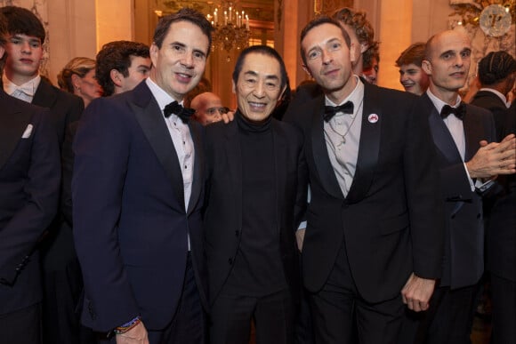 Chris Martin était présent pour la grande occasion
Exclusif - Ian Gallienne, Zhang Yimou et Chris Martin - Le Bal 2024 à l'hôtel Shangri-La Paris le 30 Novembre 2024 © Le Bal / Moreau / Borde / Bestimage Les partenaires du Bal : Shangri-La Paris, l'hôtel du Bal V MUSE Jewelry, le joaillier du Bal Carita, le partenaire beauté du Bal Laurent-Perrier, le champagne le Forum Culturel Mondial de Taihu Les charités du Bal : ARCFA – Association pour la Recherche en Cardiologie du Foetus à l'Adulte Hopital Necker-Enfants Malades Maria Fareri Children's Hospital