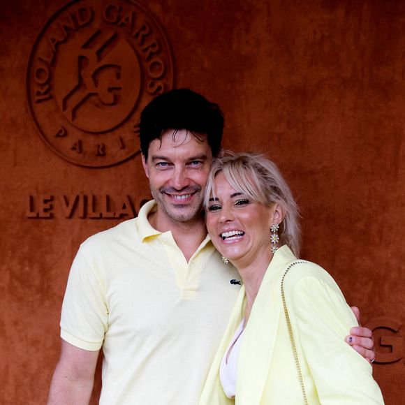 "On verra, c'est la vie quoi !".
Elodie Gossuin et son mari Bertrand Lacherie au village lors des Internationaux de France de Tennis de Roland Garros 2022 à Paris, France, le 5 juin 2022. © Dominique Jacovides/Bestimage 