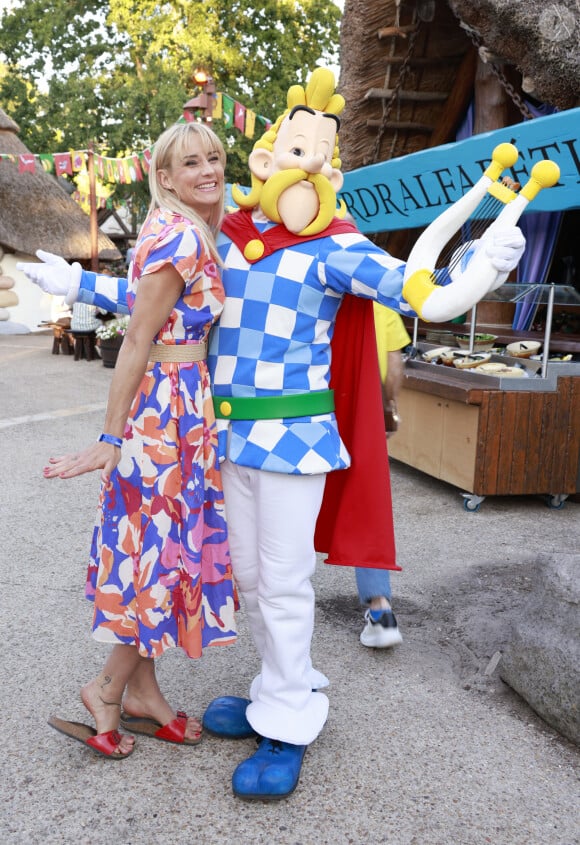 Exclusif - Élodie Gossuin (Miss France 2001) lors de l'opération "L'été gaulois fait son grand retour au Parc Astérix" à Plailly le 8 juillet 2022. © Christophe Aubert via Bestimage 