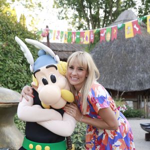 Exclusif - Élodie Gossuin (Miss France 2001) lors de l'opération "L'été gaulois fait son grand retour au Parc Astérix" à Plailly le 8 juillet 2022. © Christophe Aubert via Bestimage 