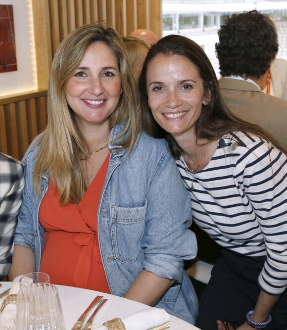 Exclusif - Marie Portolano (enceinte) et Anne-Cécile Mailfert - Déjeuner dans la loge de France TV lors de la Finale Femmes des Internationaux de France de Tennis de Roland Garros 2024 - Jour 14 à Paris le 08 Juin 2024. © Bertrand Rindoff / Bestimage 