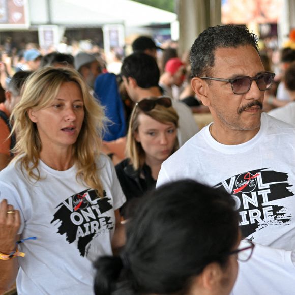 Depuis son divorce avec Marc Lavoine, Sarah Poniatowski a retrouvé l'amour, dans les bras de Roschdy Zem.
Sarah Poniatowski et Roschdy Zem au festival Solidays