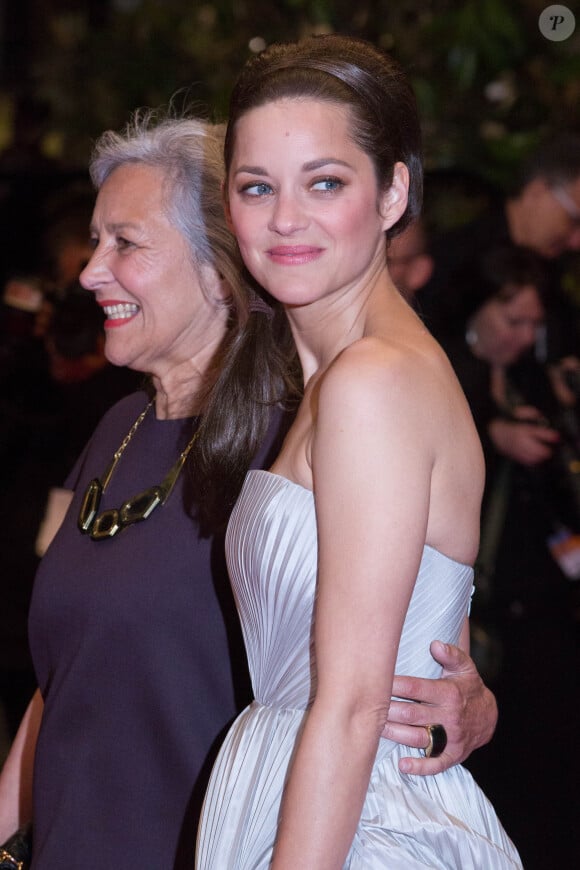 Marion Cotillard et sa mère Niseema Theillaud - Montée des marches du film "L'homme qu'on aimait trop" lors du 67 ème Festival du film de Cannes – Cannes le 21 mai 2014. 