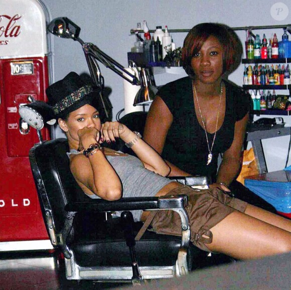 Rihanna adore soigner son look, ce qui passe également par son corps. En vraie fan de tatouages, elle en compte 13 !