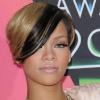 Rihanna a une vraie passion pour ses cheveux. Côté capillaire, la belle nous en a fait voir de toutes les couleurs et de toutes les coupes !