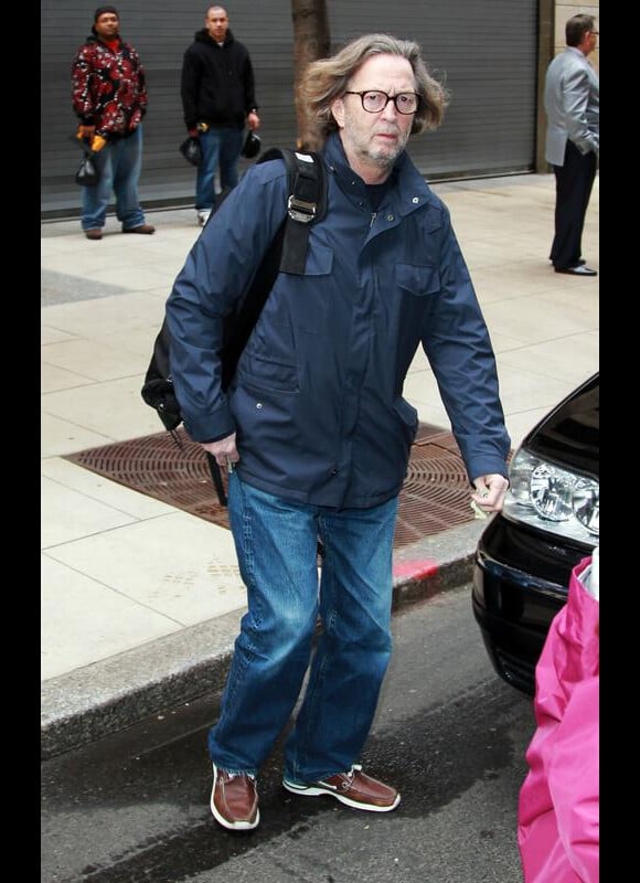 Eric Clapton dans les rues de New York avec sa fille Julie Rose le 1er avril 2010