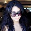 Vanessa Hudgens fait du shopping dans les rues de Malibu, samedi 3 avril.