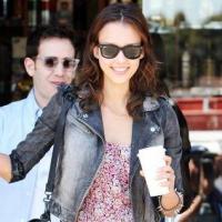 Jessica Alba : Elle n'a même plus besoin de sa fille pour sourire à la vie !