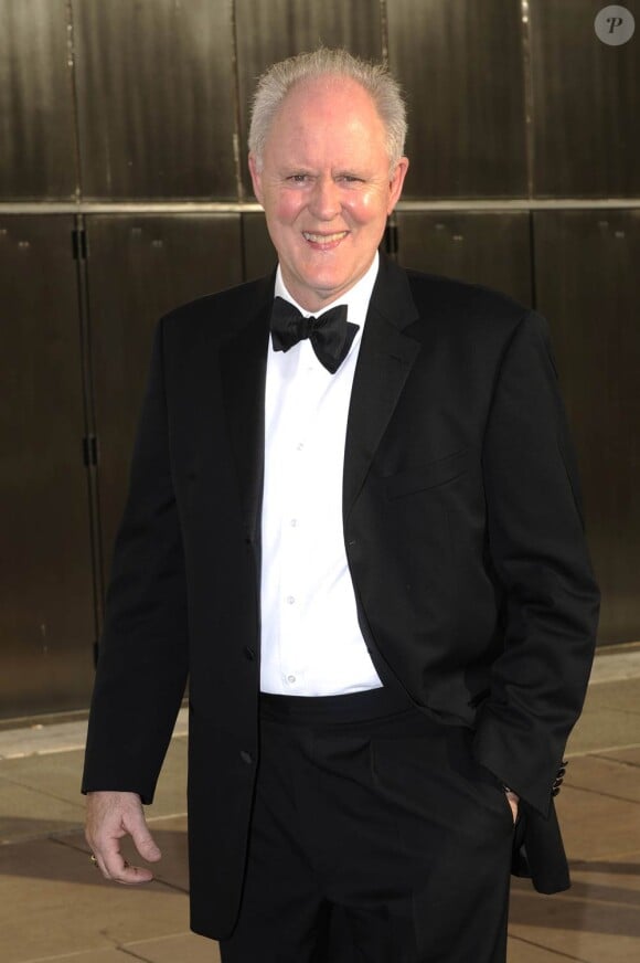 John Lithgow à l'occasion de la Première d'Armida, sponsorisé par Yves Saint Laurent, au Metropolitan Opera de New York, le 12 avril 2010.