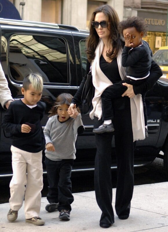 Angelina Jolie était déjà une maman comblée avec ses quatre aînés : Maddox, 8 ans, Pax, 6 ans, Zahara, 5 ans, Shiloh, 3 ans.