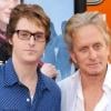 Cameron Douglas et son père Michael à Los Angeles en avril 2009