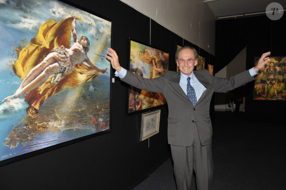 Vernissage de l'exposition des tableaux de Pal Sarkozy, à l'Espace Pierre Cardin, le 24 avril 2010
