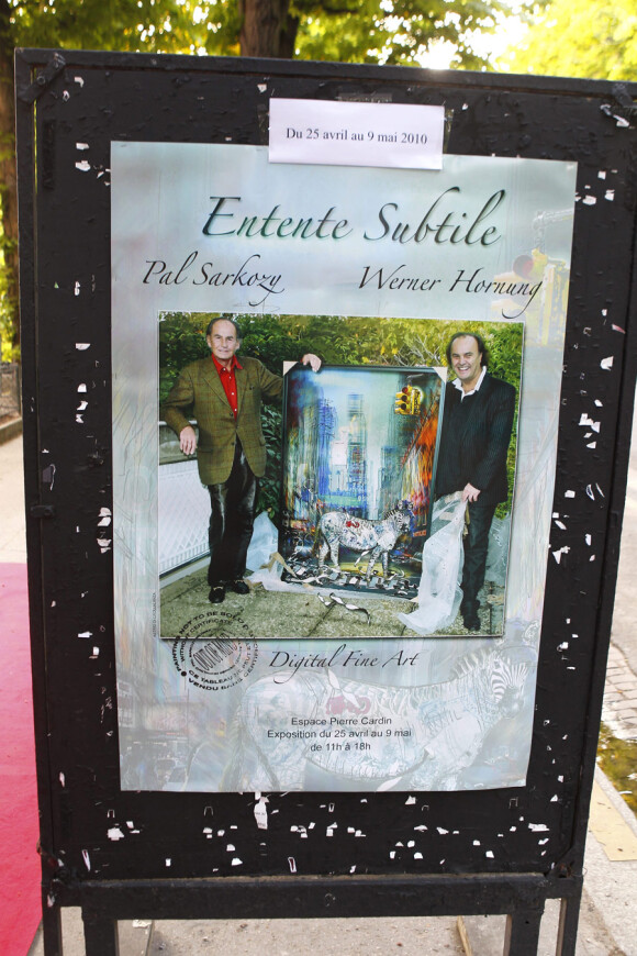 Exposition des tableaux de Pal Sarkozy et Werner Hornung, à l'Espace Pierre Cardin, le 24 avril 2010