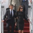 Carla Bruni et Nicolas Sarkozy arrivent à Shanghaï. 29/04/2010 
