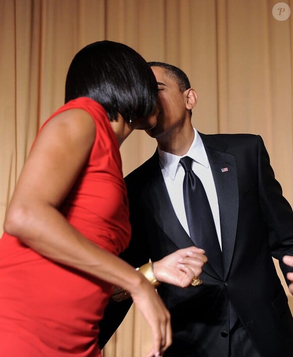 Michelle Obama et son époux en plein élan d'amour lors du gala de la presse le 1er mai à Washington.