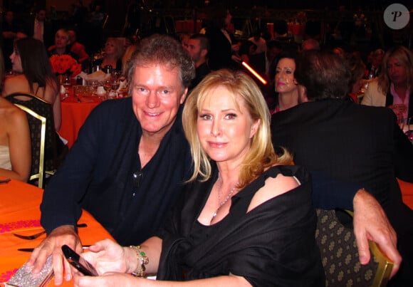 Rick et Kathy Hilton à l'hôtel Hyatt Plaza de Los Angeles pour la 17e  soirée Race to Erase MS, vendredi 7 mai.