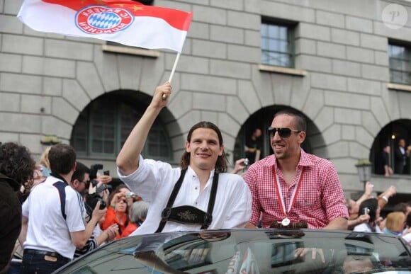 Franck Ribéry et son équipe fêtent leur titre dans les rues de Munich, le 9 mai 2010 !