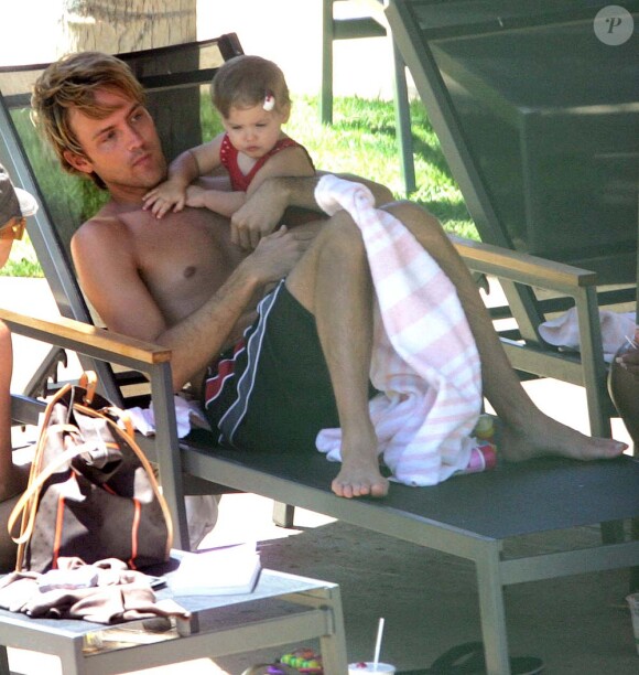Larry Birkhead et Dannielynn, la fille d'Anna Nicole Smith, à Hawaï, le 25 septembre 2007 !