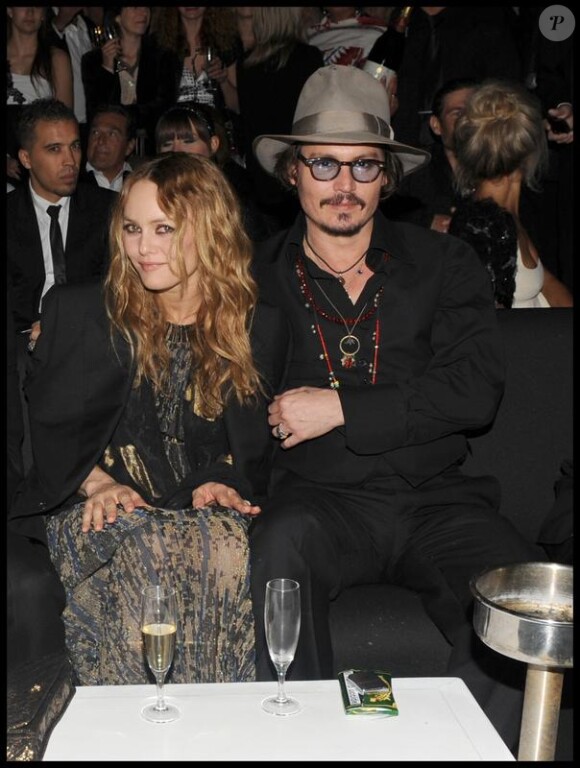 Vanessa Pardis et Johnny Depp à la soirée Chanel organisée au VIP Room à Cannes le 18 mai 2010