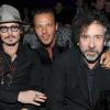 Johnny Depp, Jean-Roch et Tim Burton à la soirée Chanel organisée au VIP Room à Cannes le 18 mai 2010